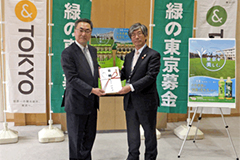 目録贈呈式の様子